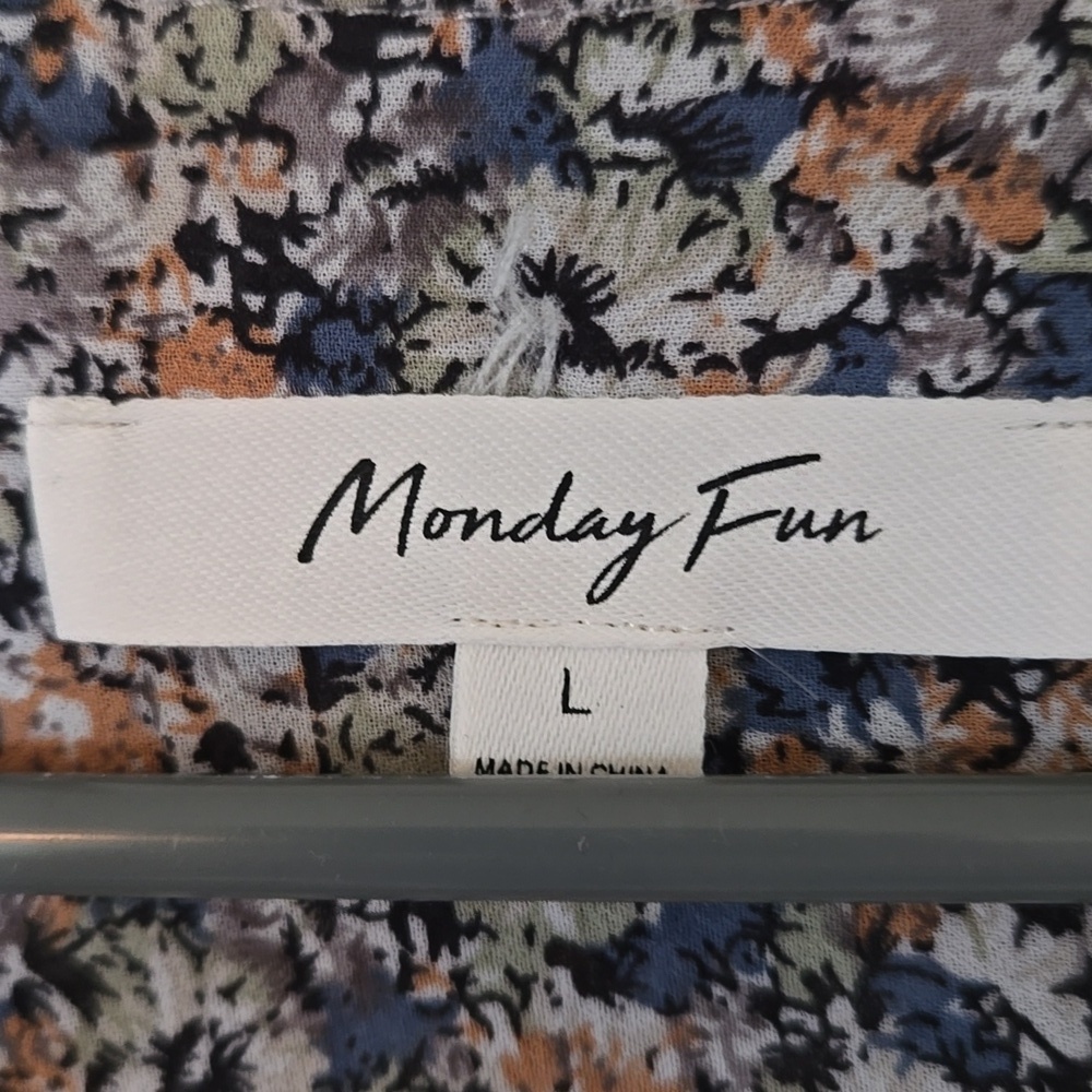 Monday Fun | Blue Floral Flowy Cap Sleeve Top Size Large - Picture 8 of 9